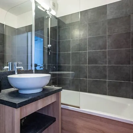 Duplex Renove Au Pied Des Pistes A Meribel, 7 Couchages - Fr-1-355-233